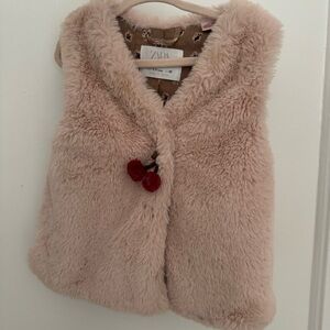 Zara kids fur vest, size 2-3